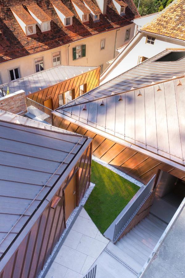 Kai 36 - Hotel Zwischen Fels Und Fluss Graz Bagian luar foto Copper roofing