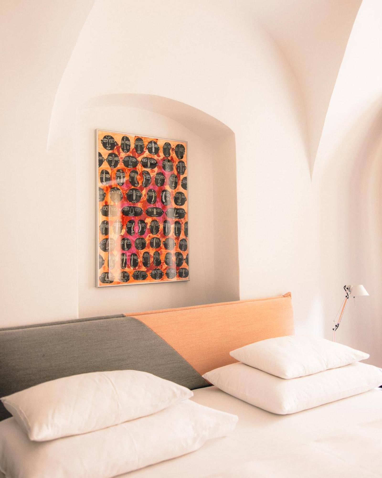 Kai 36 - Hotel Zwischen Fels Und Fluss Graz Bagian luar foto A painting by the artist