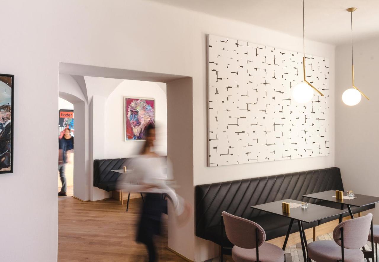 Kai 36 - Hotel Zwischen Fels Und Fluss Graz Bagian luar foto Restaurant interior
